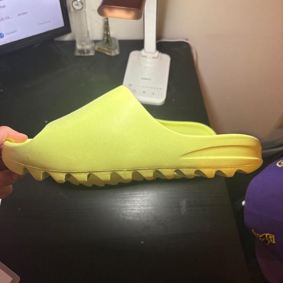 adidas Yeezy Slide Glow Green 2023 size 11 - Picture 1 of 5
